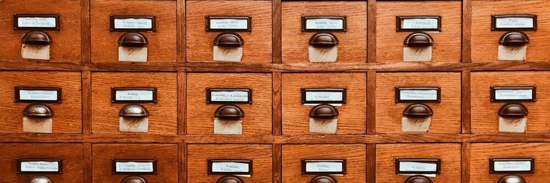 Nur, wer Datensilos auflöst, alle Informationen zu einem Kunden bündelt und qualitativ schlechte Daten bereinigt, kann eine 360-Grad-Sicht auf seine Zielgruppe erhalten.