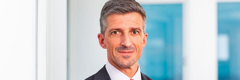 Prof. Dr. Frederik Wenz, Leitender Ärztlicher Direktor am Universitätsklinikum Freiburg: „Am Uniklinikum Freiburg sind für uns derzeit zwei Dinge wichtig: Unser qualifiziertes Personal vor Ansteckungen mit Covid-19 zu schützen und gleichzeitig die medizinische Qualität im Klinikum weiter zu verbessern.“
