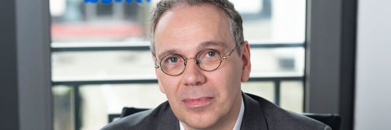 „Wir können die Herausforderung durch die intelligente Nutzung bestehender Lagerkapazitäten mit einem rotierenden System meistern“, so BV-Med-Geschäftsführer Dr. Marc-Pierre Möll.