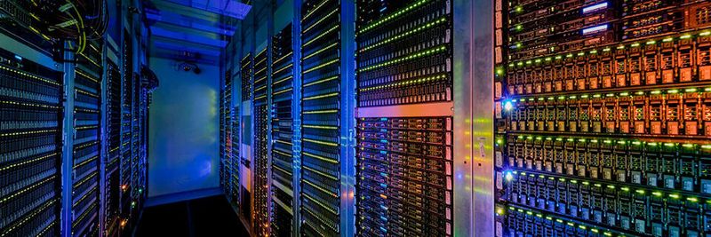 In den ISO 27001-zertifizierten Rechenzentren von IONOS werden Daten doppelt redundant und DSGVO-konform gespeichert.