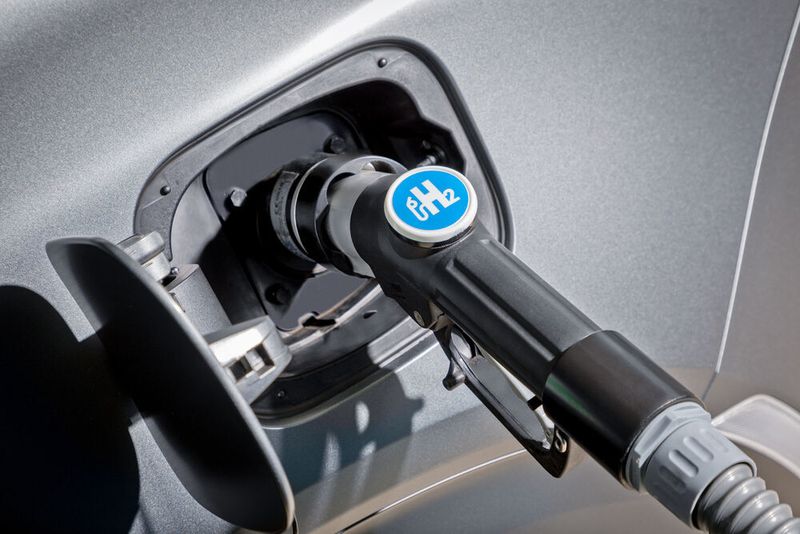 Wasserstoff und die Wasserstoff-Brennstoffzelle haben das Potenzial für einen umsatzstarken Markt für die Automobilindustrie und den Maschinenbau.
