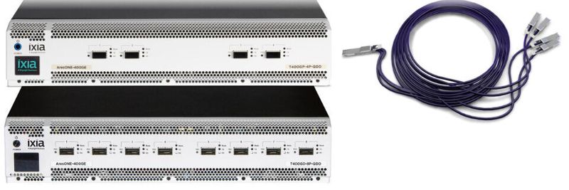 Ixia AresONE 400 GE mit Breakout-Kabel.