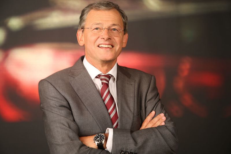 Helmut Eichlseder ist Vorstand am Institut für Verbrennungskraftmaschinen und Thermodynamik der Technischen Universität Graz.
