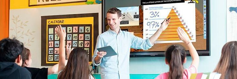 Der Schulunterricht wird mit digitalen Geräten interaktiver.