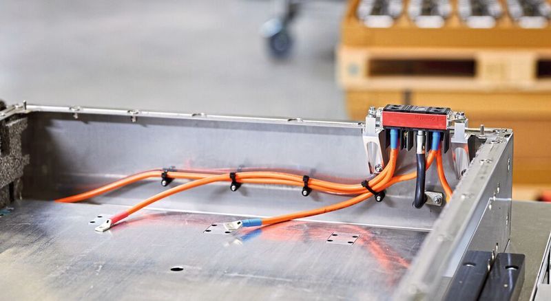 Konfektionierte Combitac-Steckverbinder als fertig geprüfte Baugruppe lassen sich schnell und fehlerfrei einbauen.