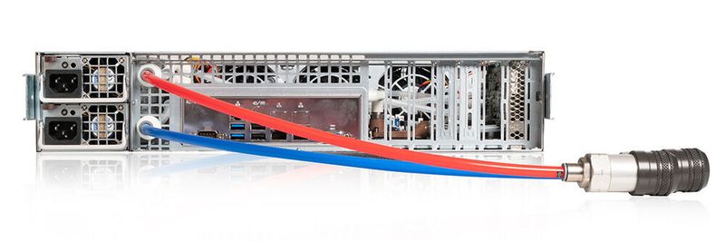 Der abgebildete, mit einer Heißwasser-Direktkühlung ausgestattete Dual-CPU-Server der Thomas-Krenn AG passt auf zwei Höheneinheiten.