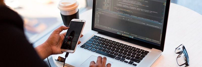 Allein schon die Verwandtschaft zu den populären Apple-Mobilgeräten macht macOS zu einer interessanten Dev-Plattform.