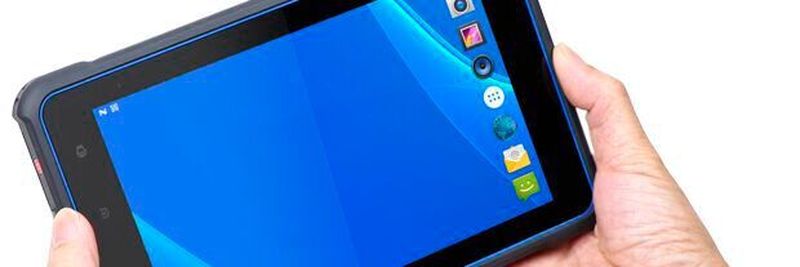 Klemmbrett adieu: Moderne Mediziner gehen mit einem RFID-fähigen Tablet auf Visite.