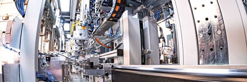 Lineare Direktantriebstechnik: Das ATS-Supertrak-System befördert die Werkstückträger und verbindet so unterschiedliche Arbeitsstationen in Windeseile.