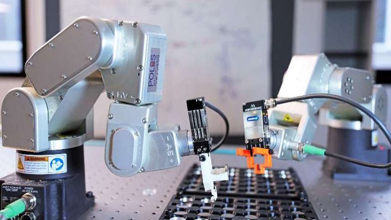 Die konsequente Automatisierung sowie der Einsatz von KI beim Planen und Auswerten von Versuchsreihen sollen die Entwicklung neuer Batterien beschleunigen.
