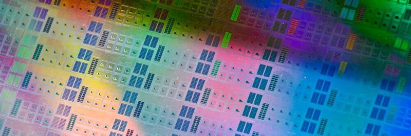 Entstören: Je kleiner die Prozessknoten, desto schwerwiegender machen sich parasitäte Effekte in elektrischen Schaltungen bemerkbar. Gut, wenn sich ihre Auswirkungen exakt simulieren lassen.