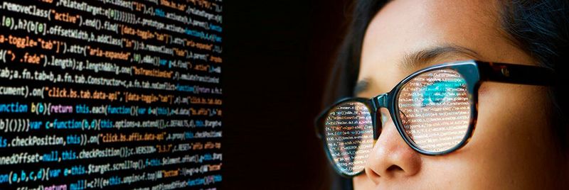 Ein ABAP-Entwickler ist nicht nur Experte für Advanced Business Application Programming, sondern ist Schnittstelle zwischen Fachbereich und Softwareentwicklung.