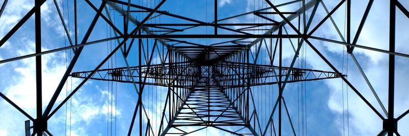 Smart grids enable real-time data to be collected from line sensors, users, and generators and transmitted to a central control point that can perform analysis and control functions. This allows for power load balancing, failure recovery and distribution management.