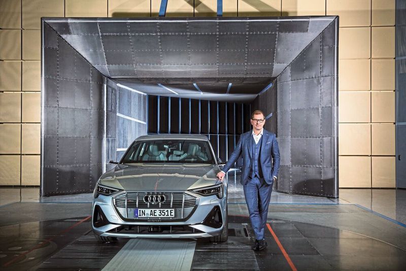 Audi-Chef Markus Duesmann sieht den VW-Konzern wie die gesamte deutsche Automobilindustrie beim Thema Digitalisierung in der zweiten Reihe. Mit dem Projekt „Artemis“ will er den Rückstand zu Tesla aufholen.