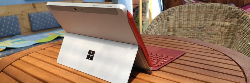 Die zweite Auflage des Surface Go ist erwachsener geworden: Das Display misst nun 10,5 Zoll in der Diagonale und die Prozessoren haben in der Leistung zugelegt.