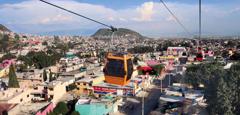 In Mexiko-Stadt ist eine mehrere Kilometer lange urbane Seilbahn im Einsatz.