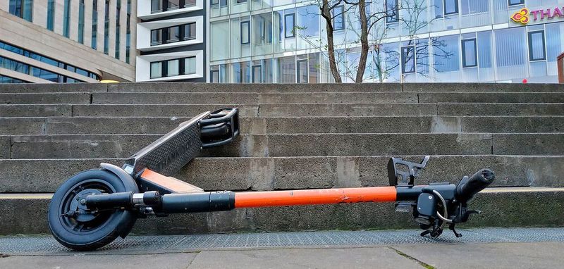 Sind E-Scooter wirklich gefährlicher für ihre Nutzer als andere Verkehrsmittel?