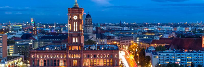 Berlin Mitte mit dem roten Rathaus