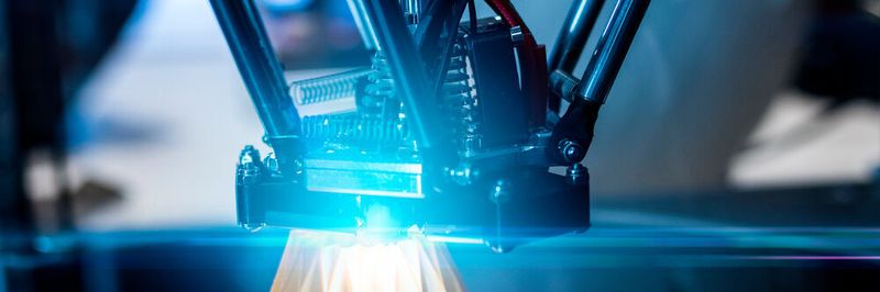 Viele Unternehmen setzen inzwischen auf 3D-Druck. Welche Kosten dabei anfallen und was sie beachten sollten, stellen wir vor.