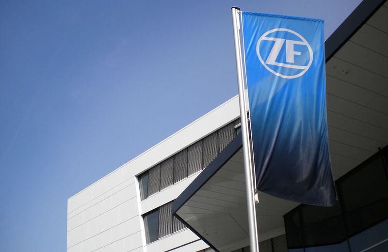 Die Coronakrise hat auch beim Automobilzulieferer ZF für deutliche Verluste gesorgt: Das bereinigte operative Minus (EBIT) belief sich im ersten Halbjahr 2020 auf 177 Millionen Euro.