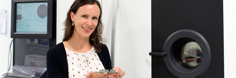 Für ihre Forschungsarbeiten wird Frau Dr. Lindemann unter anderem an den Anlagen für die Additive Fertigung am Fraunhofer IFAM in Dresden tätig sein.