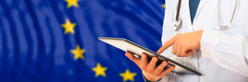 Die Verantwortlichen auf EU-Ebene haben erkannt, dass die Medical Device Regulation mit Augenmaß gehandhabt werden muss. Auch wenn Sicherheit und Datenschutz im Vordergrund stehen, sollte vermieden werden, Player aus dem Gesundheitsmarkt zu vertreiben.