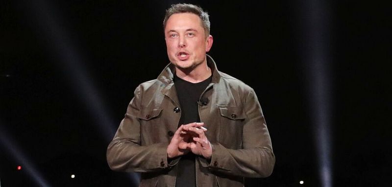 Im Jahr 2004 stieg Musk als Risikokapitalgeber bei Tesla ein. 2008 wurde er CEO der finanziell angeschlagenen Firma.