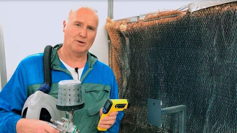 Akzo-Nobel-Anwendungstechniker Erik van Dorp gibt in einer Youtube-Videoreihe hilfreiche Tipps zu Fragen aus dem Lackiereralltag.