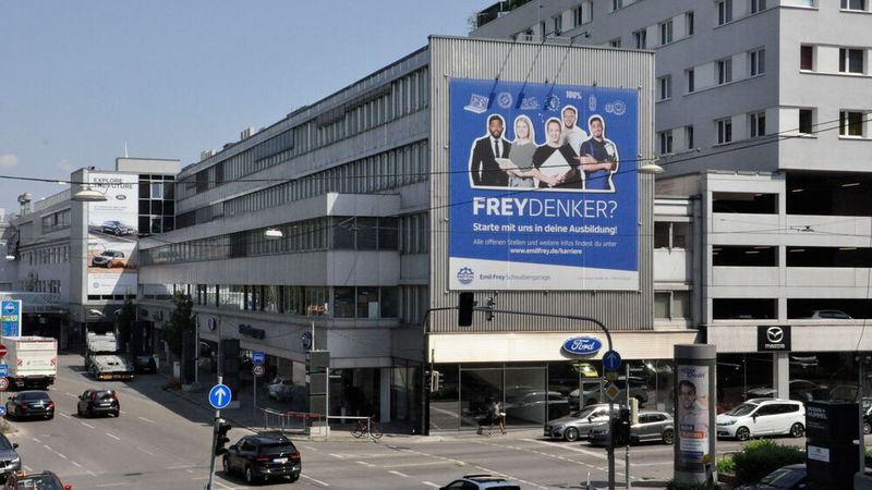 Blick auf die Schwabengarage, den Stuttgarter Stammsitz der Emil-Frey-Gruppe.