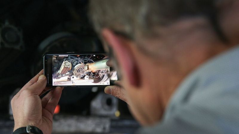 Digitale Schadendokumentation – hier mit Werbas Blue – erspart oft langwierige telefonische Diskussionen mit Kunden.