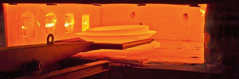 Die AM-Lock-Paletten halten Temperaturen bis 650 °C aus. Additiv gefertigte Bauteile können deshalb ohne sie von der Grundplatte zu trennen, sofort in den Glühofen.