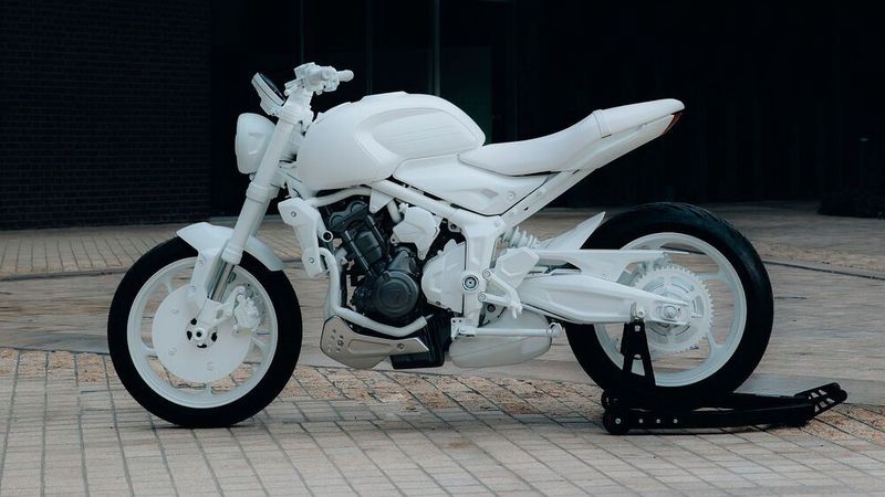 Die neue Trident zeigt sich modernes, aber minimalistisch gestaltetes Naked Bike.