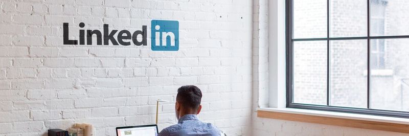 Die Vorteile der Kundenakquise mit Xing oder LinkedIn liegen auf der Hand: Statt auf der Suche nach dem richtigen Ansprechpartner immer wieder am Vorzimmer zu scheitern, erreichen Vertriebler auf den Business-Netzwerken direkt die wichtigen Entscheider.