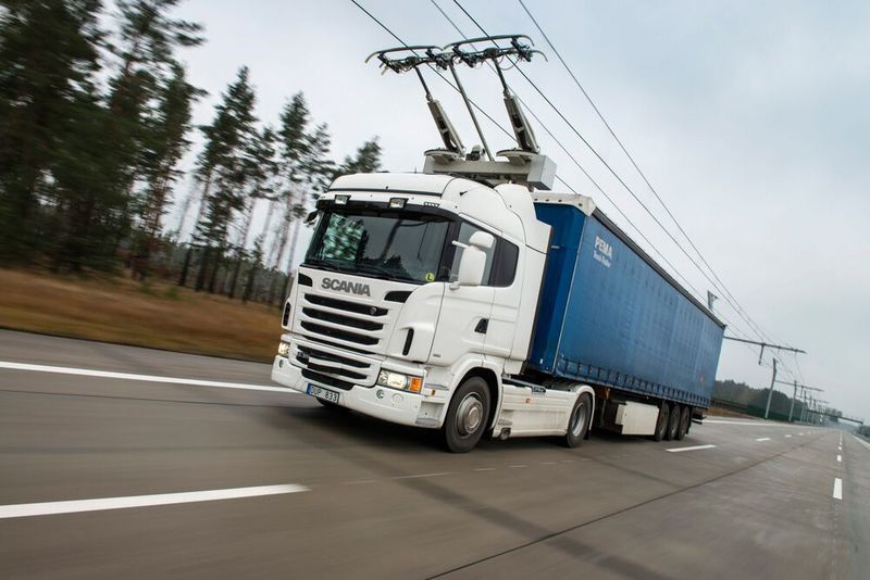 Oberleitungs-Lkw könnten den CO2-Ausstoß im Straßenverkehr reduzieren helfen.