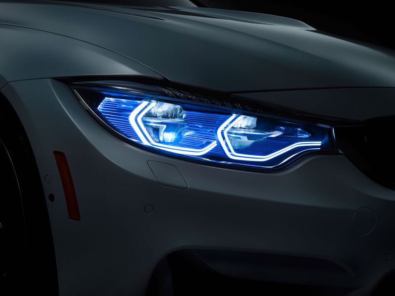 Neben neuen Design-Optionen erfüllt die LED im Fahrzeug auch einen hohen Sicherheitsaspekt.