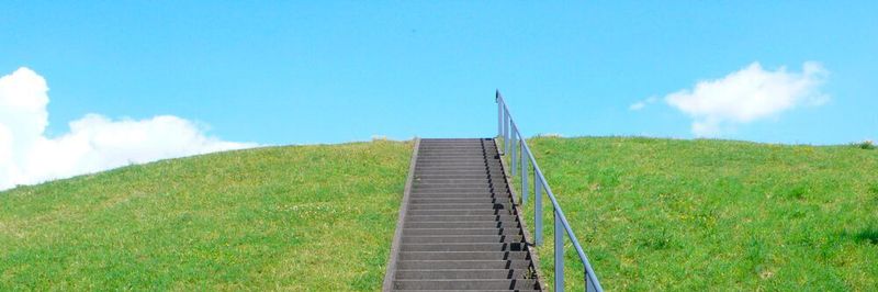 Cloud oder On-premise, das ist nicht die einzige mögliche Frage: Manchmal ist auch eine hybride Lösung sinnvoll, die Erde und Himmel verbindet.