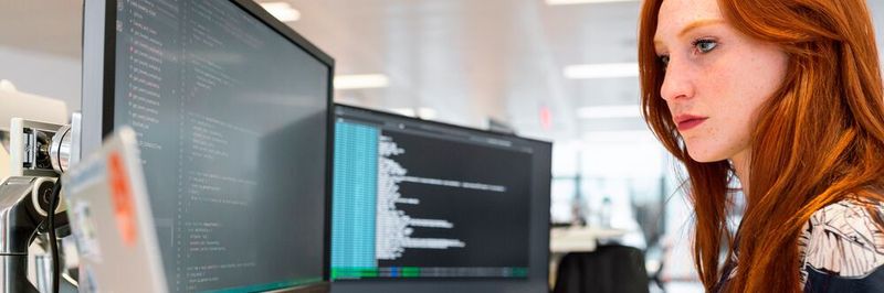 Das teils mühsame Coding einzelner Programmierzeilen gehört mit dem modularen Low-Code-Ansatz der Vergangenheit an.