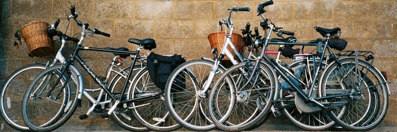 Aus einer Basisklasse „Fahrrad“ lassen sich durch Vererbung von Merkmalen und Methoden verschiedene Unterklassen und Objekte definieren.