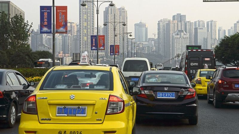 Die Verkehrssituation in Chinas Städten ist schon schwierig, doch die Neuwagen-Verkäufe steigen weiter an.