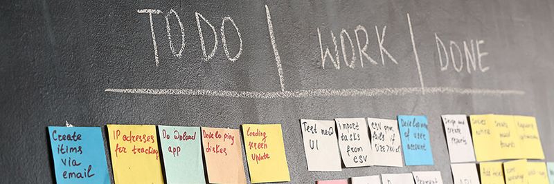 Je weniger Unbekannte hinsichtlich Infrastruktur und Softwarekomponenten vorhanden sind, desto leichter lässt sich der schnellste, sicherste und kosteneffizienteste Weg in die Cloud ermitteln.