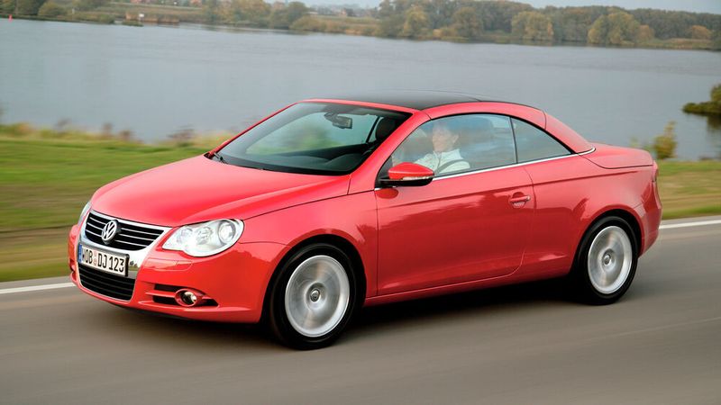 Rund 2.600 Diesel-Modelle des VW Eos müssen in Deutschland zum wiederholten Male in die Werkstatt.