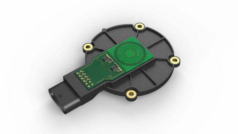 Bild 1: Ein induktver Rotorlagesensor: Seine Funktion darf von den elektromagnetischen Störungen anderer Geräte und Systeme an Bord nicht beeinträchtigt werden.