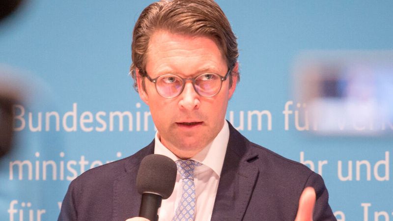 Findet die derzeitige Lieferfähigkeit der Autoindustrie in Sachen E-Autos unterirdisch: Verkehrsminister Andreas Scheuer.