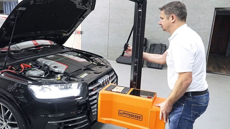 Bei Fahrzeugen mit Matrix-LED-, aber auch Xenonsystemen mit Abblendassistenten stoßen analoge Scheinwerfer-Einstell-Prüfgeräte schnell an Grenzen. Ohne professionelles Digital-SEP werden Werkstätten bei Einstellarbeiten Herstellervorgaben kaum gerecht.