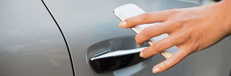 Die NFC-Funktion erlaubt das Öffnen des Fahrzeugs mit dem eigenen Smartphone.