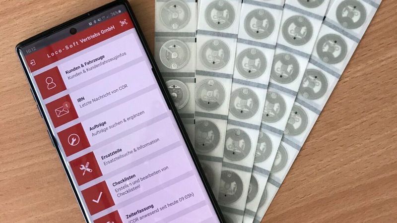 Händlerfahrzeuge lassen sich mittels der Loco-Soft-App und Loco-Location-Chips einfacher verwalten.