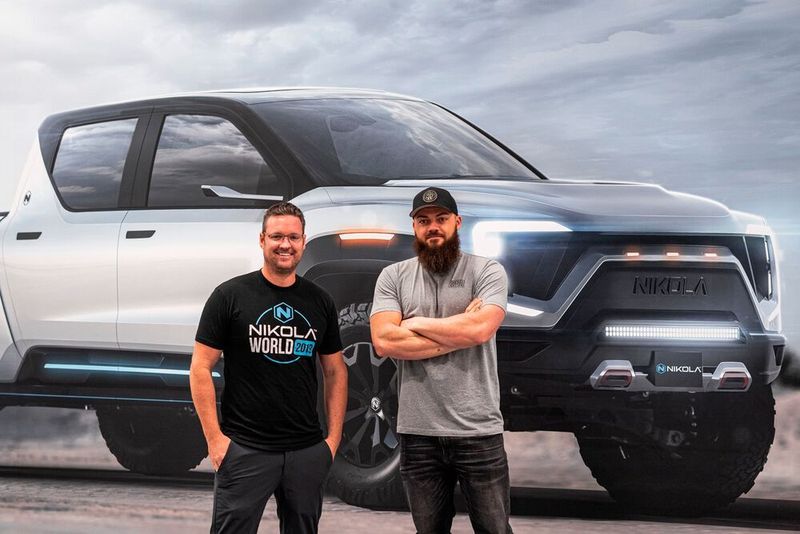 Trevor Milton (li.), Gründer und Chef des Elektro-Truck-Herstellers Nikola Motor verlässt das Unternehmen mit sofortiger Wirkung. Die Nachfolge soll Stephen Girsky, ehemals Vize-Chef von General Motors, übernehmen.