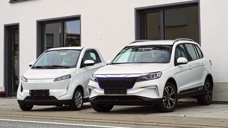 Das Start-up Elaris will mit zwei elektrisch angetriebenen Modellen aus chinesischer Produktion noch 2020 in Deutschland starten: einem City-Flitzer und einem SUV.
