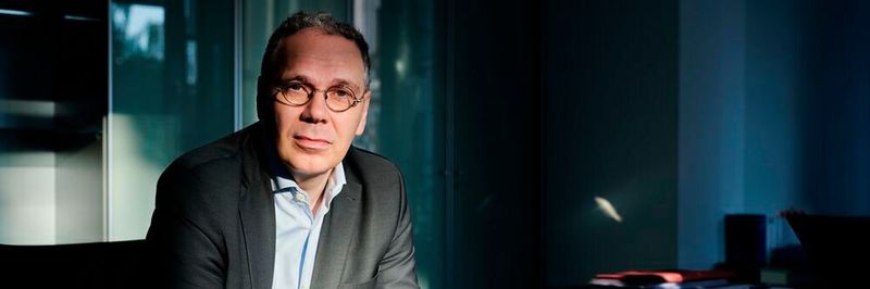 BV-Med-Geschäftsführer Dr. Marc-Pierre Möll zu den Ergebnissen der BV-Med-Herbstumfrage 2020: „ Wir wollen einen schnellen Innovationszugang für moderne Medizintechnologien sicherstellen, insbesondere auch für digitale Gesundheitsanwendungen. Moderne medizintechnologische Lösungen sind faszinierend. Wir müssen sie noch besser wertschätzen und Ergebnisse aus Forschung und Entwicklung künftig schneller in die Versorgungspraxis überführen und qualitätsorientiert vergüten.“