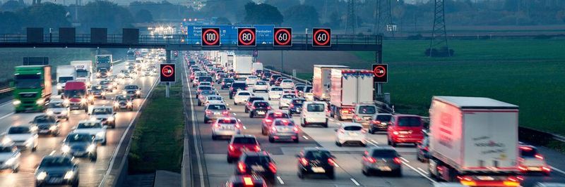 Streckenbeeinflussungsanlagen (SBA) sorgen für eine erhöhte Verkehrssicherheit auf Autobahnen